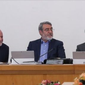 İranlı bakan koronayı atlattı