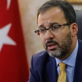Bakan Kasapoğlu: Burslar ve kredilerde kesinti olmayacak