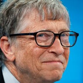 Bill Gates, Microsoft yönetiminden ayrıldı