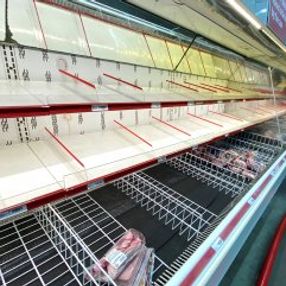 İngiliz halkı, korona nedeniyle marketlere akın etti