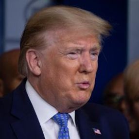 Trump, koronayı 'Çin virüsü' olarak adlandırdı