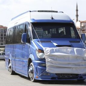 Ankara'da dolmuşuna maske taktı