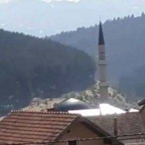 Sırbistan'da cemaatle namaz durduruldu