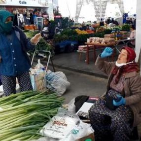 Manavgat'ta sokağa çıkan yaşlı kadının savunması şaşırttı