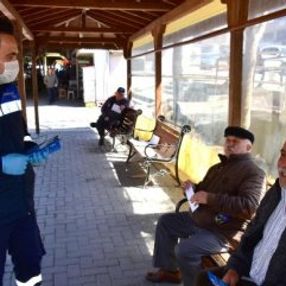 Evde duramayan yaşlı amca: Vallahi karımla kavga ettim