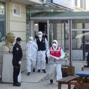 Koronavirüs servisine giremeyen hasta yakını dehşet saçtı