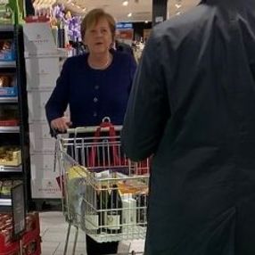 Merkel, market alışverişi yaparken görüntülendi