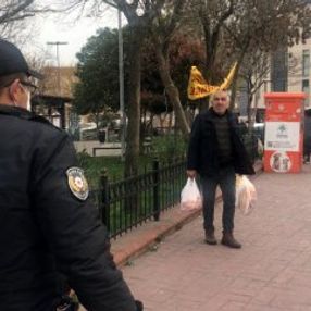 İstanbul’da yasağa uymayan yaşlılar