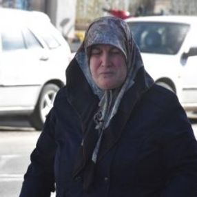Sivas'ta yaşlı kadın 20 bin lirasını çaldırdı