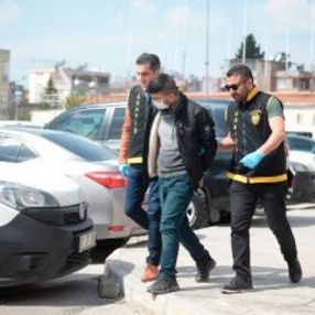 Fuhuş için anlaştıkları kadınlar kaçtı görevliyi dövdüler
