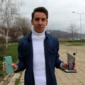 Trabzon'da lise öğrencisi Apple'ın açığını buldu