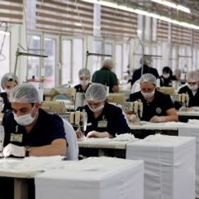 Fabrikalarda maske üretimi arttı