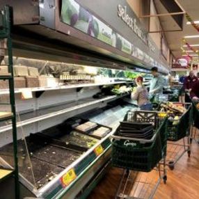 ABD'de bir kişi marketteki ürünlere kasten öksürdü