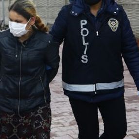 Üvey oğlunu hortumla döverek öldürdü