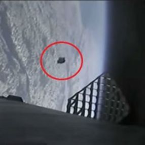 SpaceX'in canlı yayınında UFO iddiası