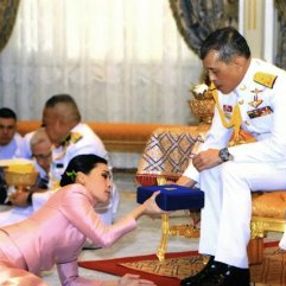 Tayland Kralı, haremiyle karantinada