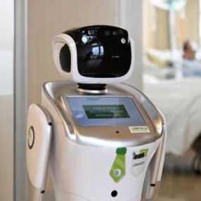 Robot hemşire Tommy, İtalya'daki doktorlara yardım ediyor