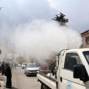 Sosyal mesafe uygulanmadı, belediye dezenfektan sıktı