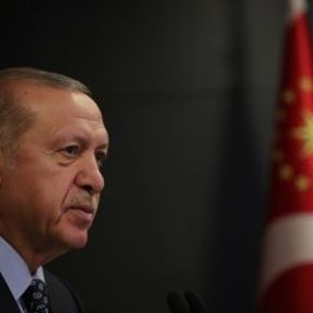 Toplu alanlarda maske takma zorunluluğu getirildi