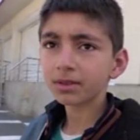 Siverek'te sokağa çıkan çocuklar