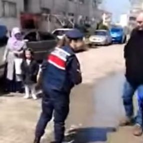 Trabzon'da jandarmaya engel olmaya çalıştılar
