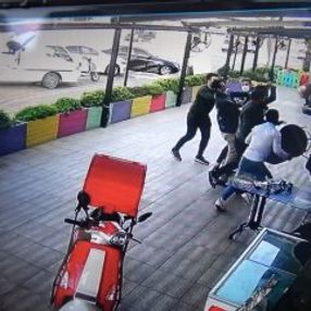 Maske uyarısı yapan fırıncı 4 kişinin saldırısına uğradı