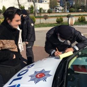 Önce muhabire sonra polise yakalanan gençler cezayı yedi