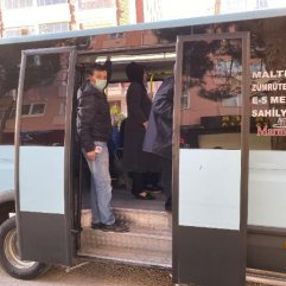 Minibüse 19 yolcu alan şoför: Arabanın önüne atlıyorlar
