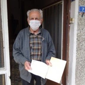 Emekli maaşını kampanyaya bağışladı