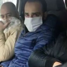 Maskesiz şahıs, polisi görünce yüzünü poşetle kapattı