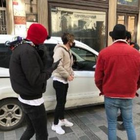 İstanbul'da polis tokalaşanları affetmedi
