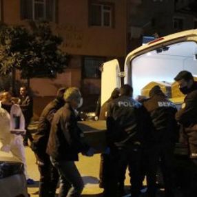 Tartıştığı eşini baltalya öldürdü