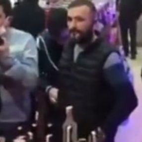 Yasak için alkol stoklayan vatandaşlar