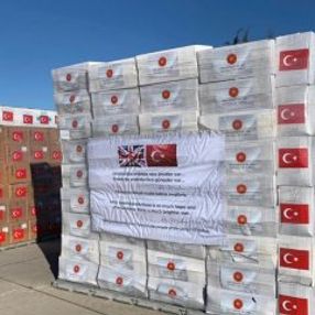 İngiltere'ye ikinci grup sağlık malzemesi gönderildi