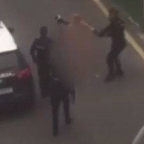 İspanyalı kadından karantinaya çıplak protesto