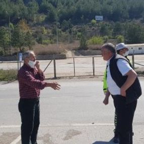 Trafik kazası sonrası sosyal mesafeli tartışma