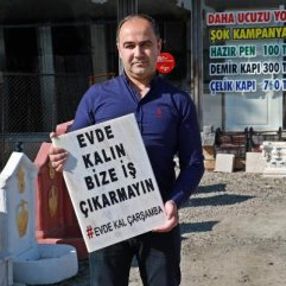 Samsun'da yaşayan adam evde kalın yazılı mezar taşı yaptı