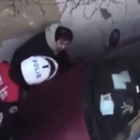 Polisten saklanmaya çalıştı