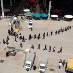 Burdur'da pazar kuyruğu