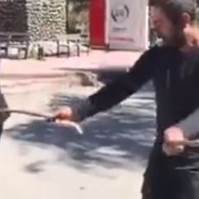Artvin'de sosyal mesafeyi koruyarak horon teptiler
