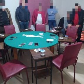 Yalova'da kumar oynayan 11 kişi yakalandı