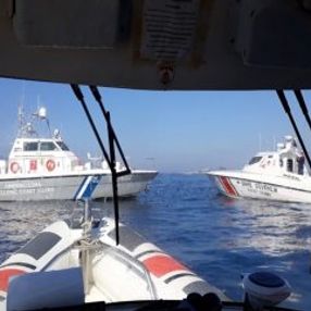 Yunan botu ihlal ettiği Türk karasularından çıkarıldı