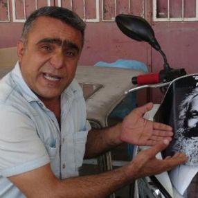 Karl Marks'ın fotoğrafını gören baba sinirlendi