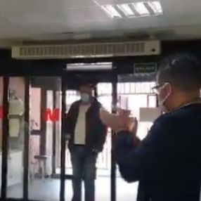 İspanya'da hastaları ücretsiz taşıyan taksiciye sürpriz