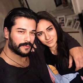 Burak Özçivit, Fahriye ve kardeşi arasında kaldı