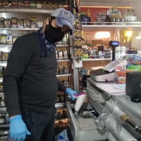 Zonguldaklı esnaf yıkamadığı parayı kasaya koymuyor