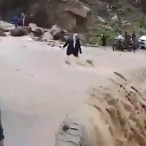 Yemen'de yaşanan sel felaketi 8 can aldı