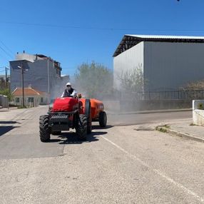 Balıkesir'de 35 traktörle imece usulü dezenfekte