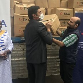 Türkiye'den Uganda'ya gıda yardımı