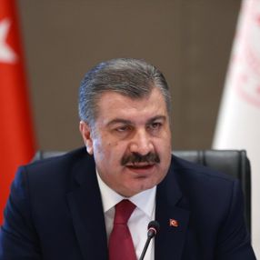 7 bin 428 sağlık çalışanı enfekte oldu